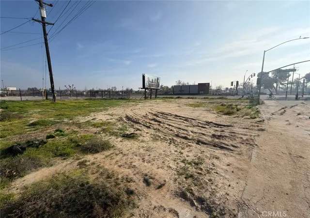 5th image of 1000 E California, Bakersfield, CA 93307 | MLS# DW26036277