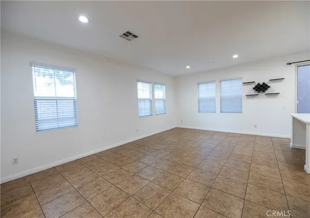 3rd image of 1864 Siena Ct, Riverside, CA 92501 | MLS# CV25263294