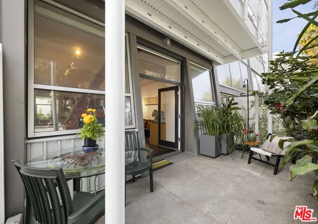 Condo for sale at 615 Hampton Dr #B104, Venice, CA 90291 | MLS# 26652785