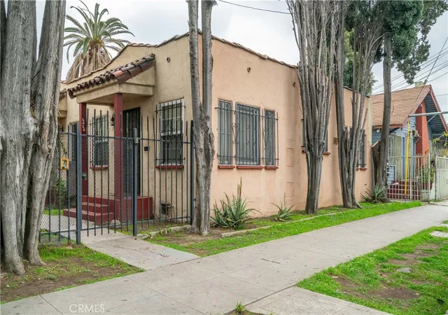 3rd image of 2626 Idell St, Los Angeles, CA 90065 | MLS# PV26034273