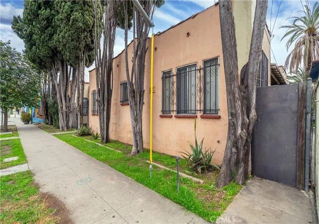 4th image of 2626 Idell St, Los Angeles, CA 90065 | MLS# PV26034273