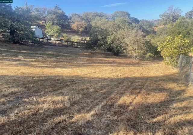 Homes for sale in Martinez, CA | 35 35 Hilltop Rd, Martinez, CA 94553 | MLS# 41124366