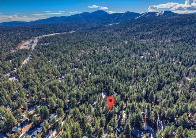 Photo 3 of Single family home for sale at 631 Crestwood, Big Bear Lake, CA 92315 | MLS# IG26033747 | Listing updated on 2026-10-06