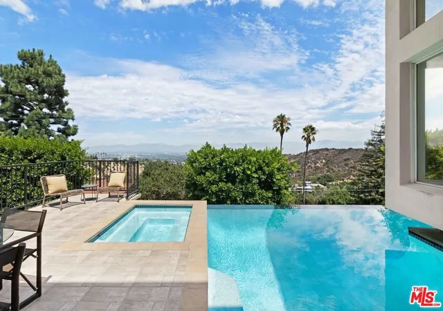 3rd image of 14435 Mulholland Dr, Los Angeles, CA 90077 | MLS# 26652217