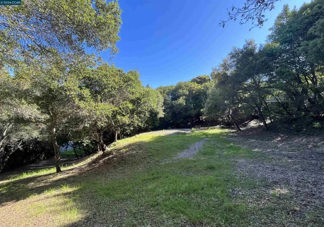 Photo 1 of Land for sale at 6 Brookwood, Orinda, CA 94563 | MLS# 41124384 | Listing updated on 2026-05-06