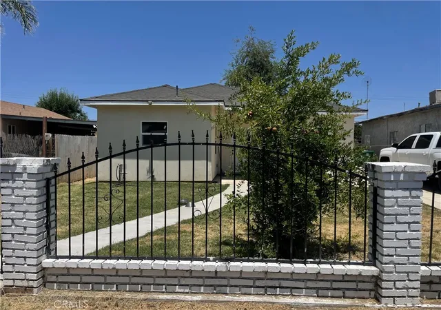 Homes for sale in Bakersfield, CA | 1012 Feliz, Bakersfield, CA 93307 | MLS# DW26036886