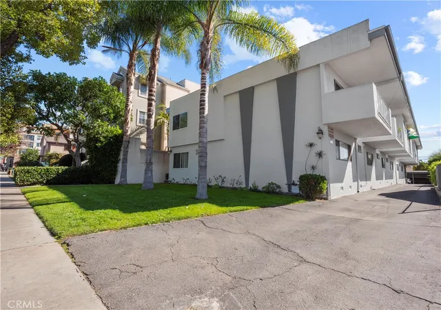 image of 350 W Wilson, Glendale, CA 91203 | MLS# BB26036893