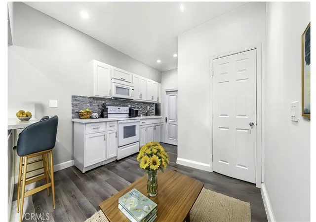 4th image of 217 Columbia Pl, Los Angeles, CA 90026 | MLS# SR26036983