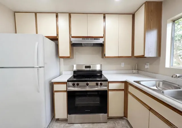 Photo 2 of Condo for sale at 11231 Avenida De Los Lobos #H, San Diego, CA 92127 | MLS# 260003916SD | Listing updated on 2026-10-05