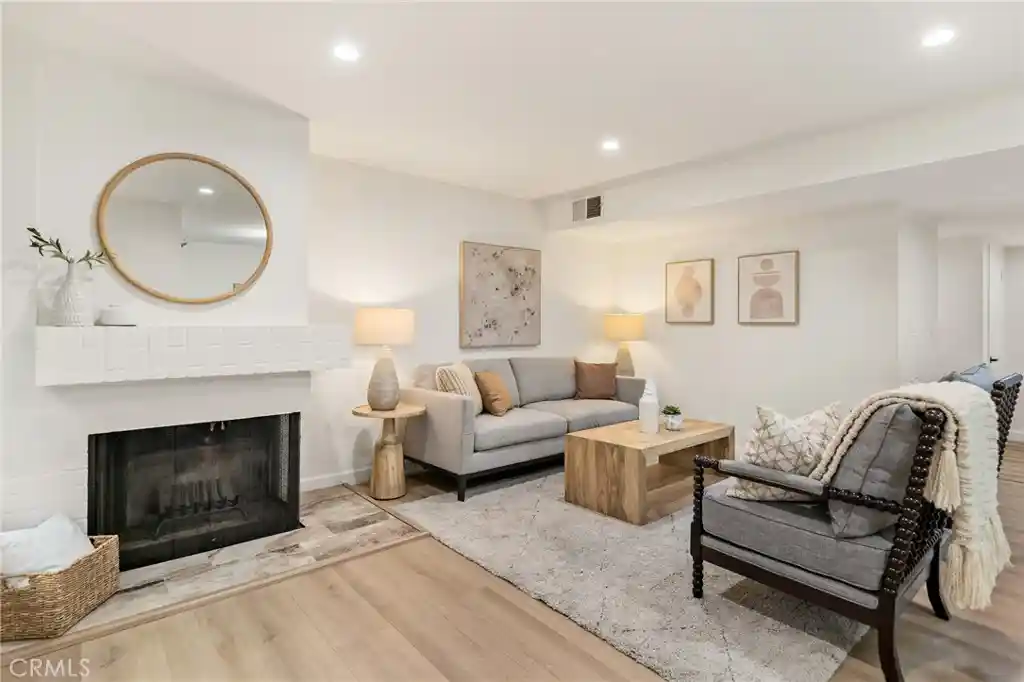 Condo for sale at 441 E San Jose #111, Burbank, CA 91501 | MLS# AR26036958