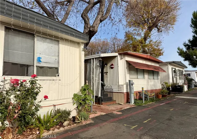 Homes for sale in Newhall, CA | 24833 Railroad, Newhall, CA 91321 | MLS# CV26037020