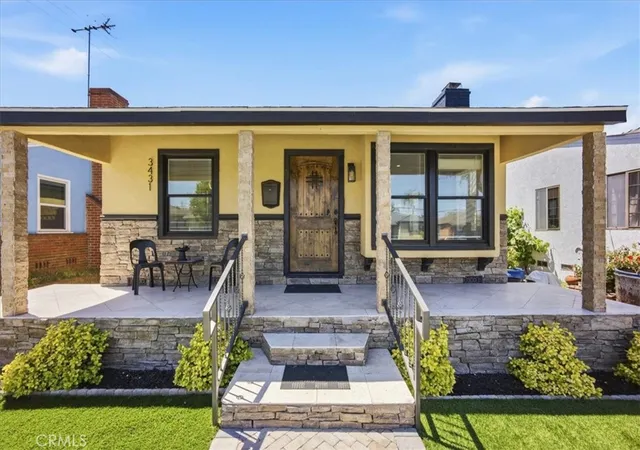 Photo 2 of Sale Pending at 3431 Myrtle Ave, Long Beach, CA 90807 | MLS# CV26016535 | Listing updated on 2026-08-31