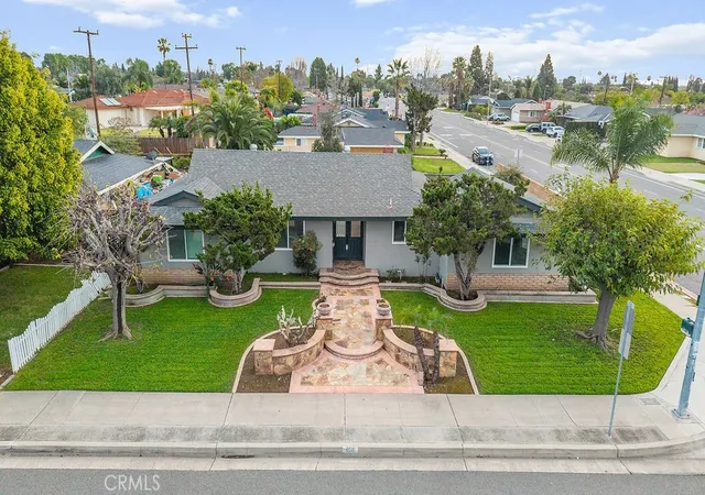 Photo 2 of Sale Pending at 928 E Meats, Orange, CA 92865 | MLS# NP26035218 | Listing updated on 2026-04-29
