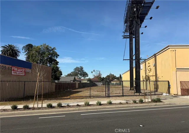 2nd image of 949 Garrey Ave, Pomona, CA 91768 | MLS# TR26037137