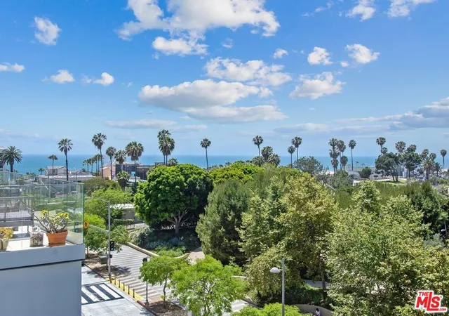 Homes for sale in Santa Monica, CA | 1705 Ocean, Santa Monica, CA 90401 | Houzeo