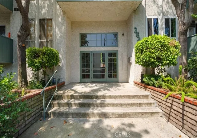 Photo 2 of Condo for sale at 3649 Glendon Ave #202, Los Angeles, CA 90034 | MLS# CV26037350 | Listing updated on 2026-09-11