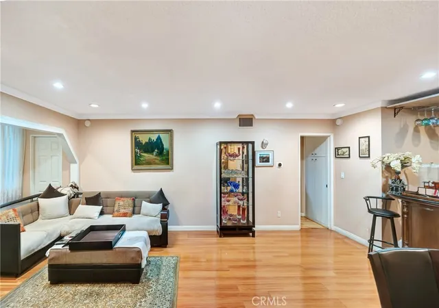 4th image of 1734 N Fuller, Los Angeles, CA 90046