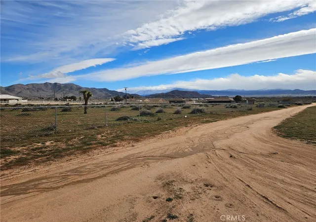 5th image of 3 Candlewood, Apple Valley, CA 92307 | MLS# HD26037450