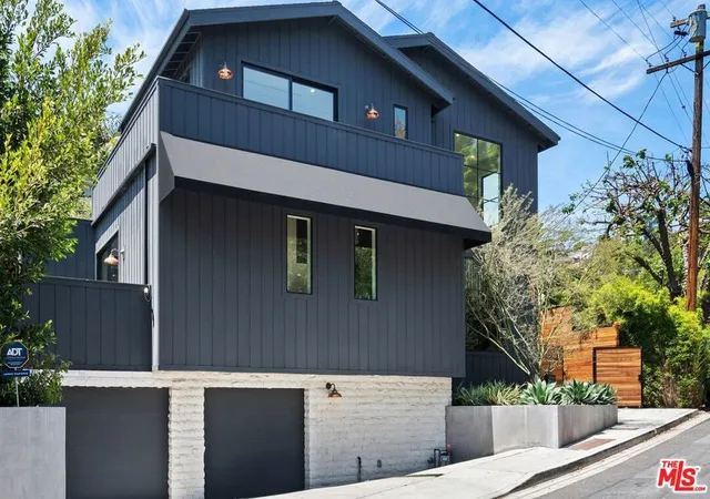 2nd image of 1919 Pinehurst Rd, Los Angeles, CA 90068 | MLS# 26647201