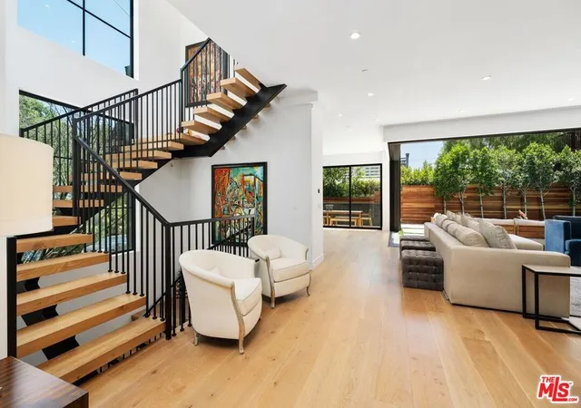 3rd image of 1919 Pinehurst Rd, Los Angeles, CA 90068 | MLS# 26647201