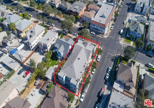 Listing Photo 4 - Condo for sale in building located at 2327 S Budlong Ave, Los Angeles, CA 90007