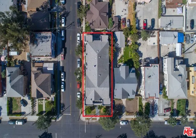Listing Photo 5 - Condo for sale in building located at 2327 S Budlong Ave, Los Angeles, CA 90007
