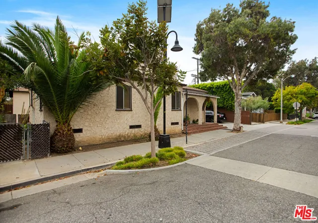 Homes for sale in Santa Monica, CA | 802 Ozone St, Santa Monica, CA 90405 | MLS# 26654195