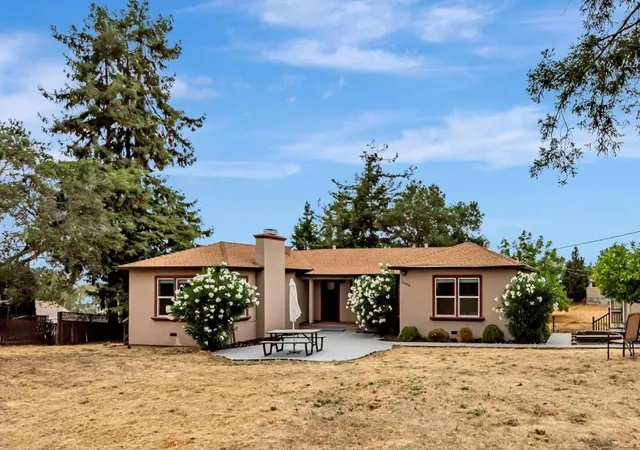 Photo 3 of Sale Pending at 2468 Hidden Ln, Fairview, CA 94541 | MLS# ML82035373 | Listing updated on 2026-09-30