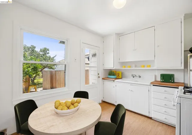 Listing Photo 5 - Condo for sale in building located at 130 Garrard, Richmond, CA 94801