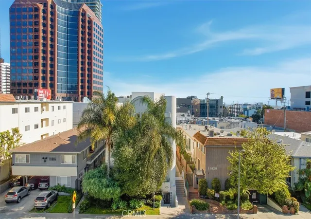 Homes for sale in Los Angeles, CA | 11822 Goshen Avenue, Los Angeles, CA 90049 | Houzeo