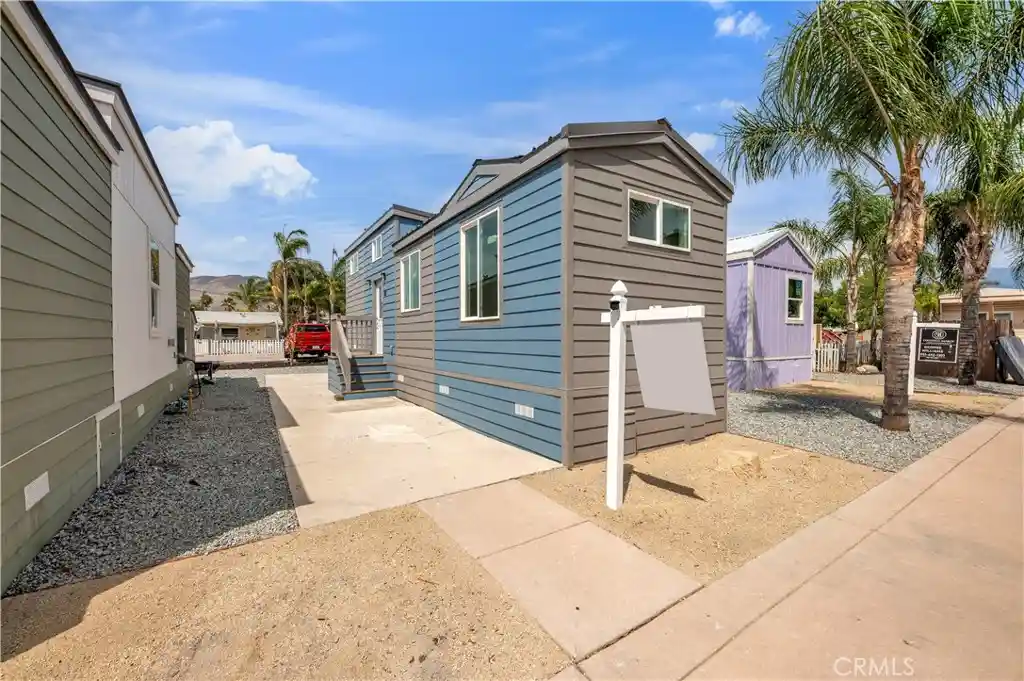 Photo 1 of Manufactured home for sale at 501 S Mistletoe #17, San Jacinto, CA 92582 | MLS# SW26037710 | Listing updated on 2026-08-25
