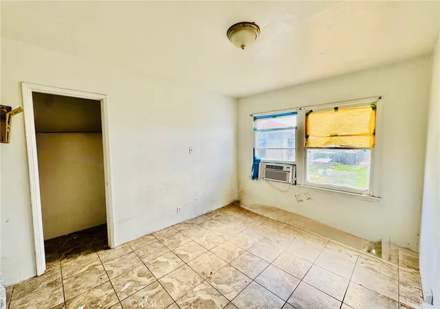 12th image of 1807 Shamrock, Bakersfield, CA 93304 | MLS# SR26037714