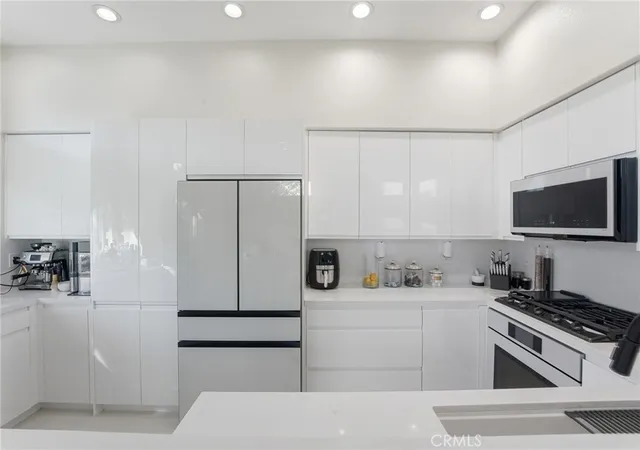 3rd image of 7697 Hazard Center, San Diego, CA 92108 | MLS# PT26037521