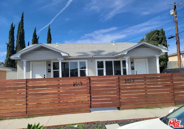 1st image of 2017 W 39th St, Los Angeles, CA 90008 | MLS# 26654571
