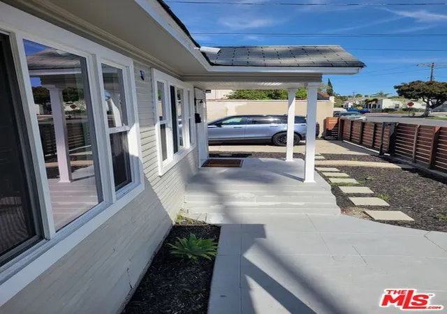 5th image of 2017 W 39Th St, Los Angeles, CA 90008 | MLS# 26654571