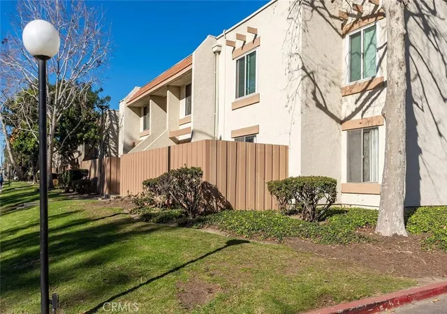 1st image of 211 E Channel Islands, Port Hueneme, CA 93041 | MLS# DW26036597