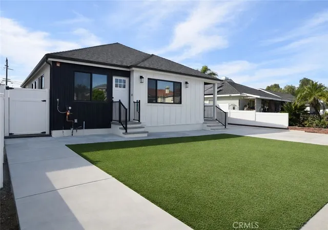 Photo 3 of Single family home for sale at 1307 Greenwood Ave, Torrance, CA 90503 | MLS# SB26037713 | Listing updated on 2026-09-29