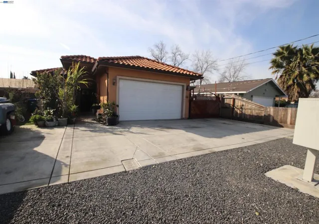 1st image of 2511 S Laurel, Stockton, CA 95206 | MLS# 41124682