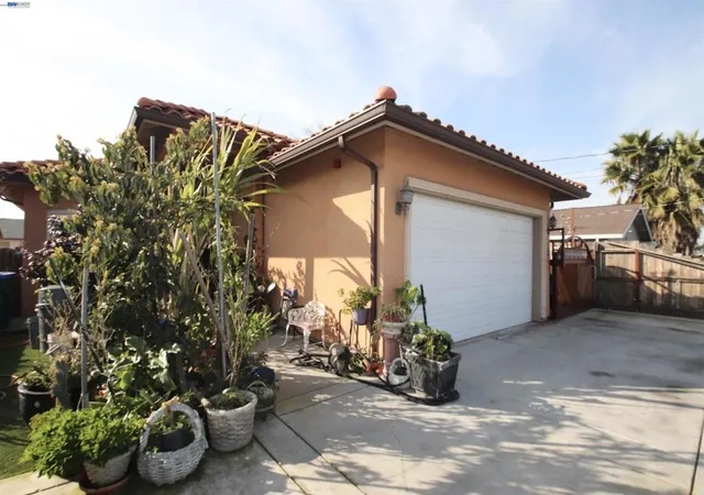 2nd image of 2511 S Laurel, Stockton, CA 95206 | MLS# 41124682