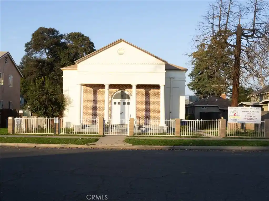 Photo 1 of Sale Pending at 203 West 20th, Merced, CA 95340 | MLS# MC26033812 | Listing updated on 2026-10-27