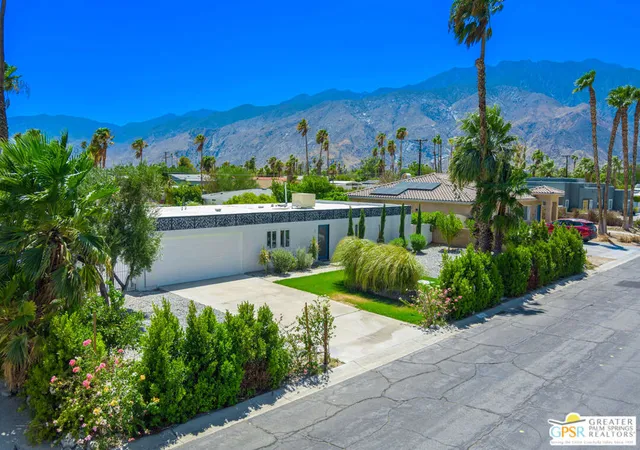 Homes for sale in Palm Springs, CA | 2405 E Francis Dr, Palm Springs, CA 92262 | MLS# 26654563PS