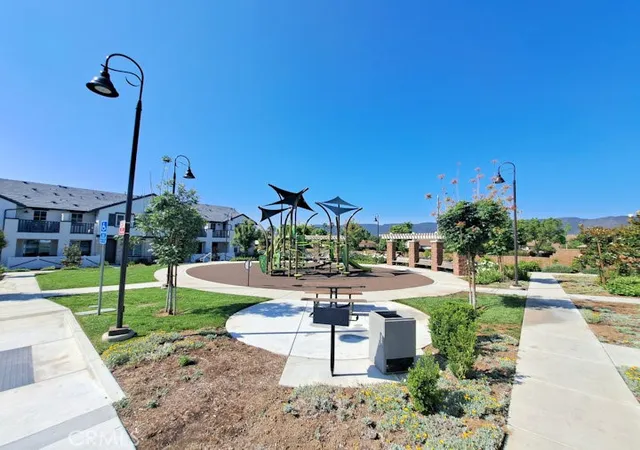 Photo 3 of Condo for sale at 41987 Isadora #1402, Murrieta, CA 92562 | MLS# SW26038974 | Listing updated on 2026-09-22