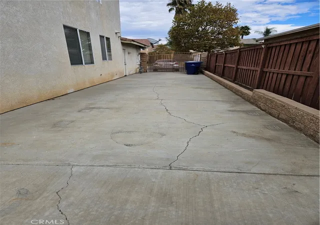 Photo 3 of Sale Pending at 19689 Allenhurst St, Riverside, CA 92508 | MLS# RS26039029 | Listing updated on 2026-09-09