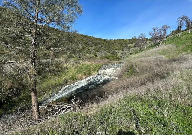 5th image of 25156 E State Hwy 20, Clearlake Oaks, CA 95423 | MLS# LC26039067