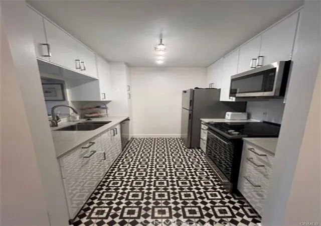 5th image of 5460 White Oak #A305, Encino, CA 91316 | MLS# SR26039059