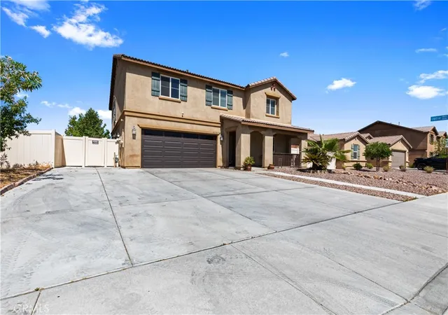 Photo 2 of Single family home for sale at 38113 Versailles, Palmdale, CA 93552 | MLS# SR26039289 | Listing updated on 2026-02-23