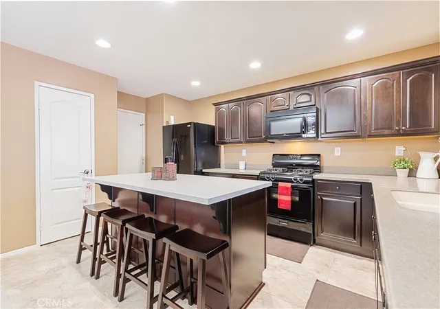 Photo 4 of Single family home for sale at 38113 Versailles, Palmdale, CA 93552 | MLS# SR26039289 | Listing updated on 2026-02-23