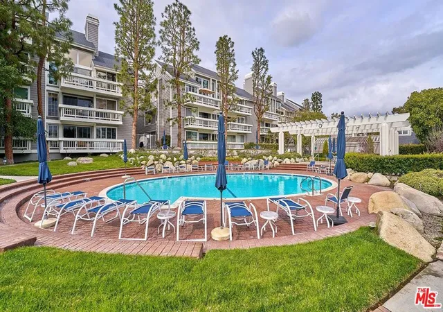 2nd image of 13078 Mindanao Wy, Marina Del Rey, CA 90292