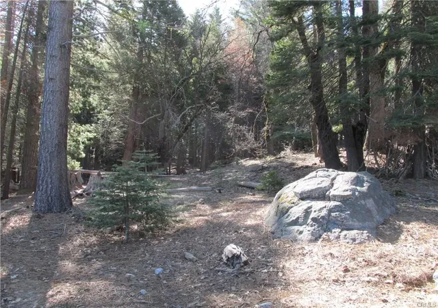 2nd image of 7497 Henness Cir, Yosemite National Park, CA 95389 | MLS# FR26039402