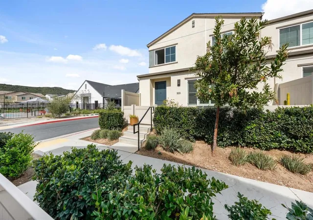 3rd image of 303 Citrine Trails, Fallbrook, CA 92028 | MLS# 260004224SD